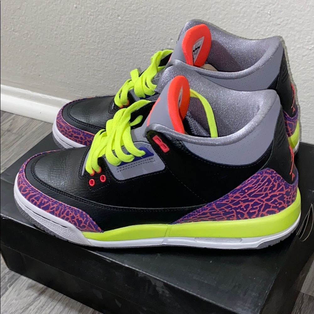 🚫 SOLD 🚫 Girls Retro 3’s